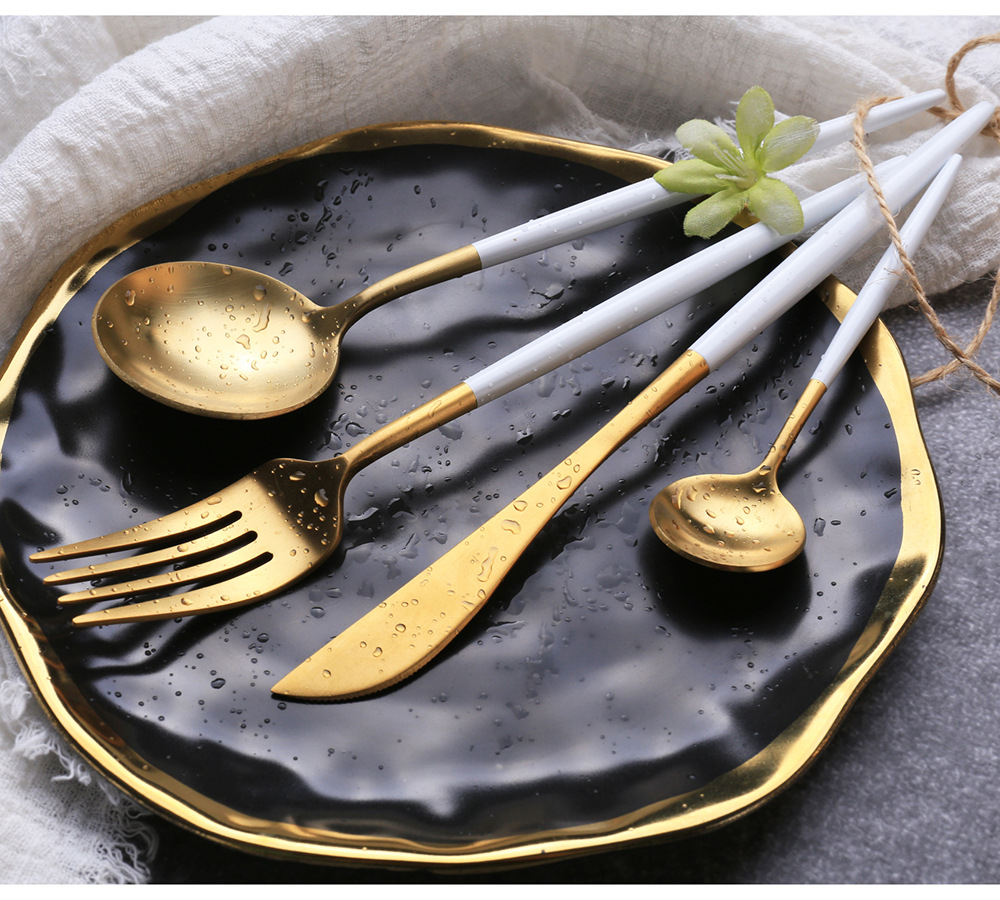 LuxoSlice Complete Luxury Black Cutlery Flatware Set with Rust-Resistant  Stainless Steel and Beautiful Matte Finish - Vysta Home